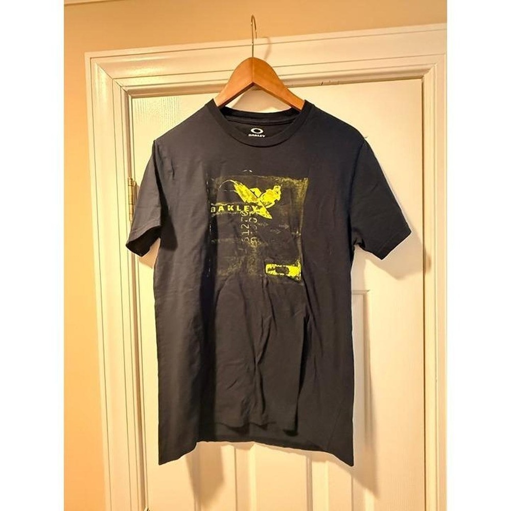 Previously Loved Navy Blue OAKLEY Tshirt Size S